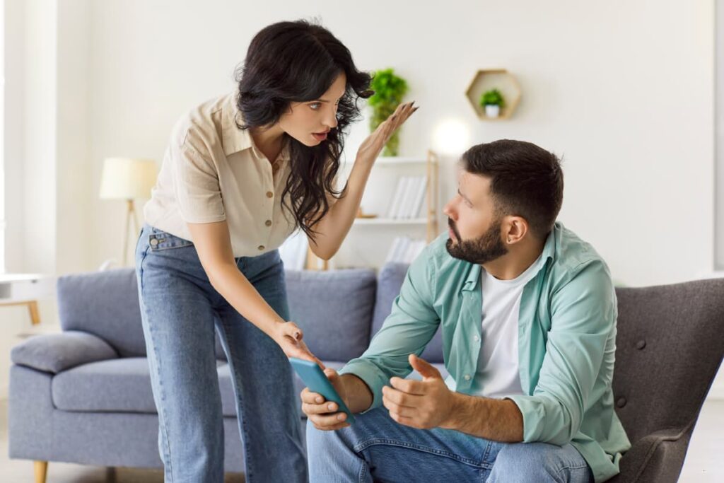 woman dont trust partner