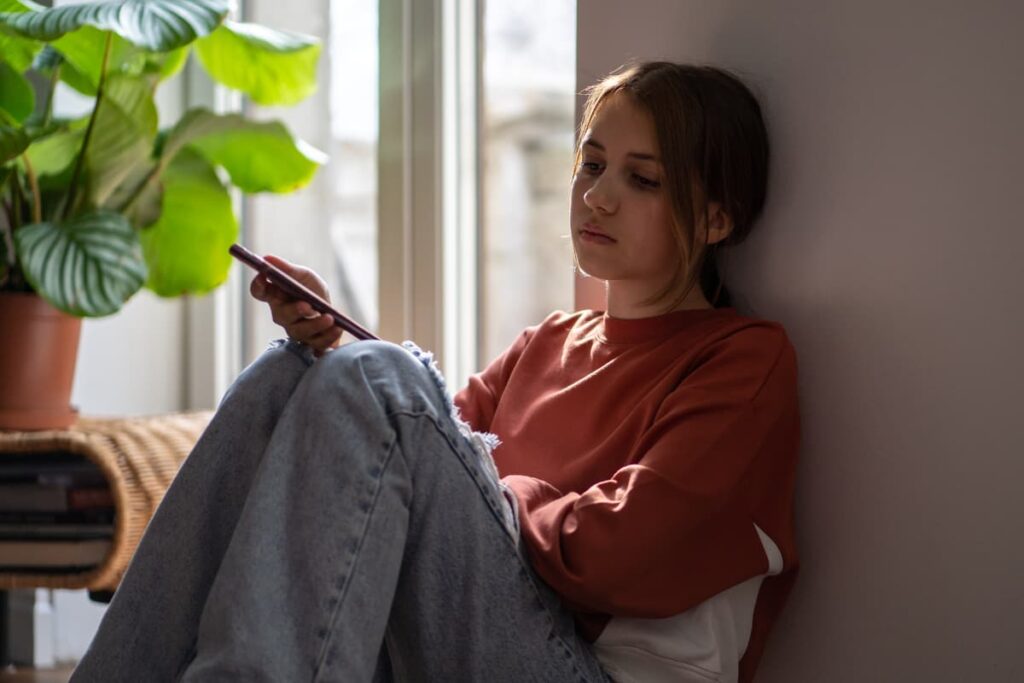 signs you grew up in a dysfunctional family 