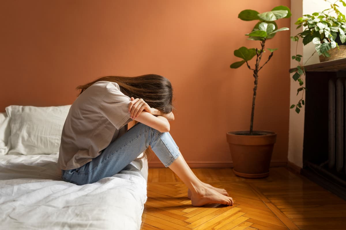 signs your low self-esteem is ruining your relationship