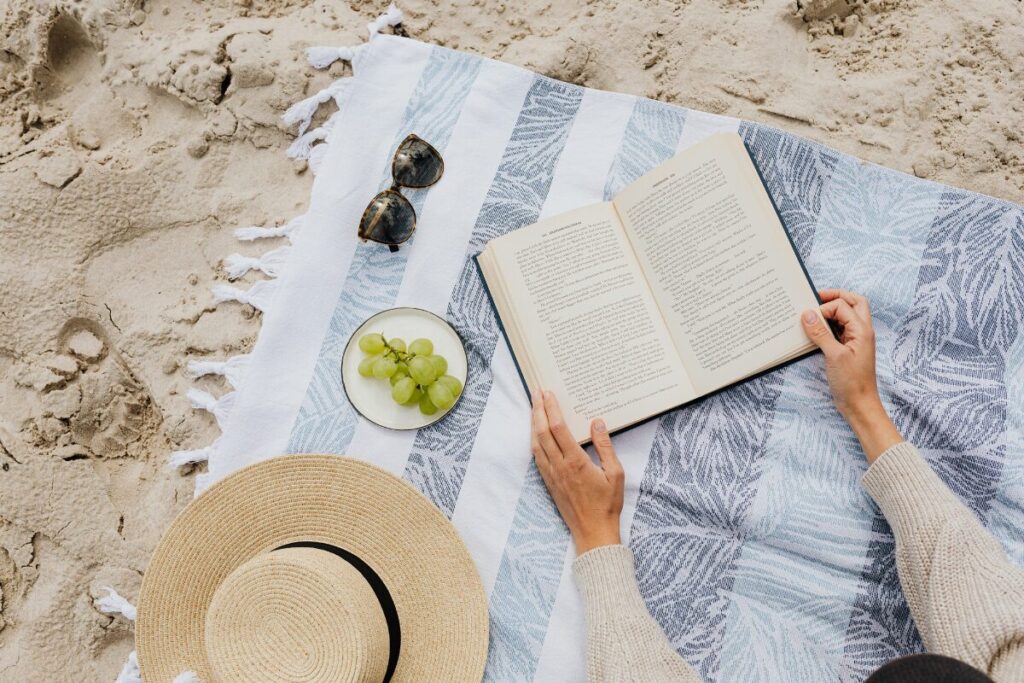 Build Unshakeable Confidence in Your 20s With These 6 Books - women reading book