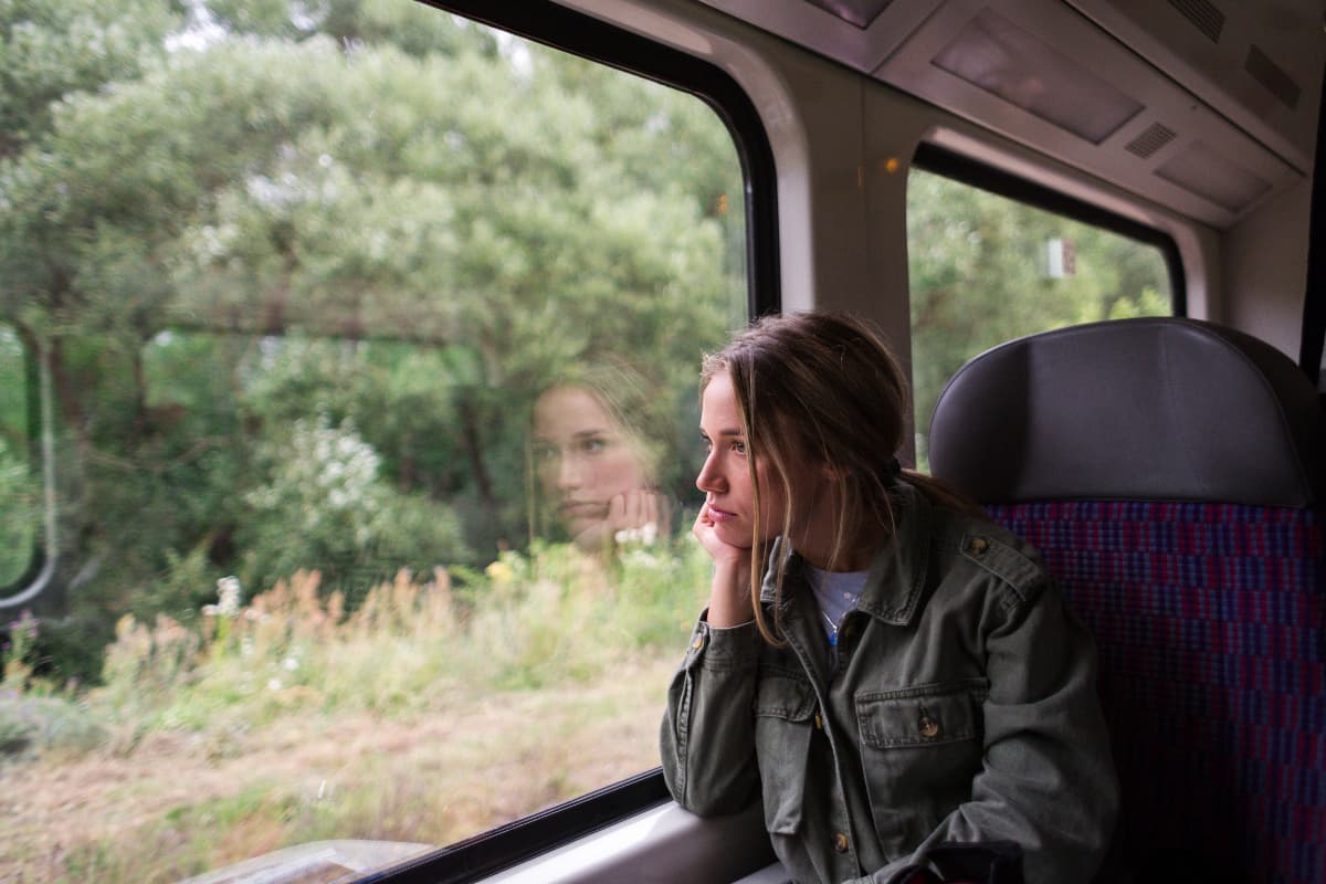 signs you're living by other people's expectations