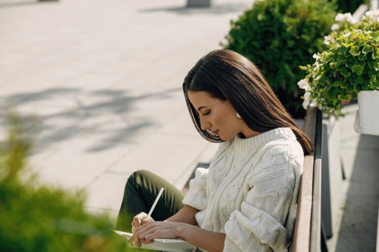 Journal Prompts for Knowing What You Want in a Relationship